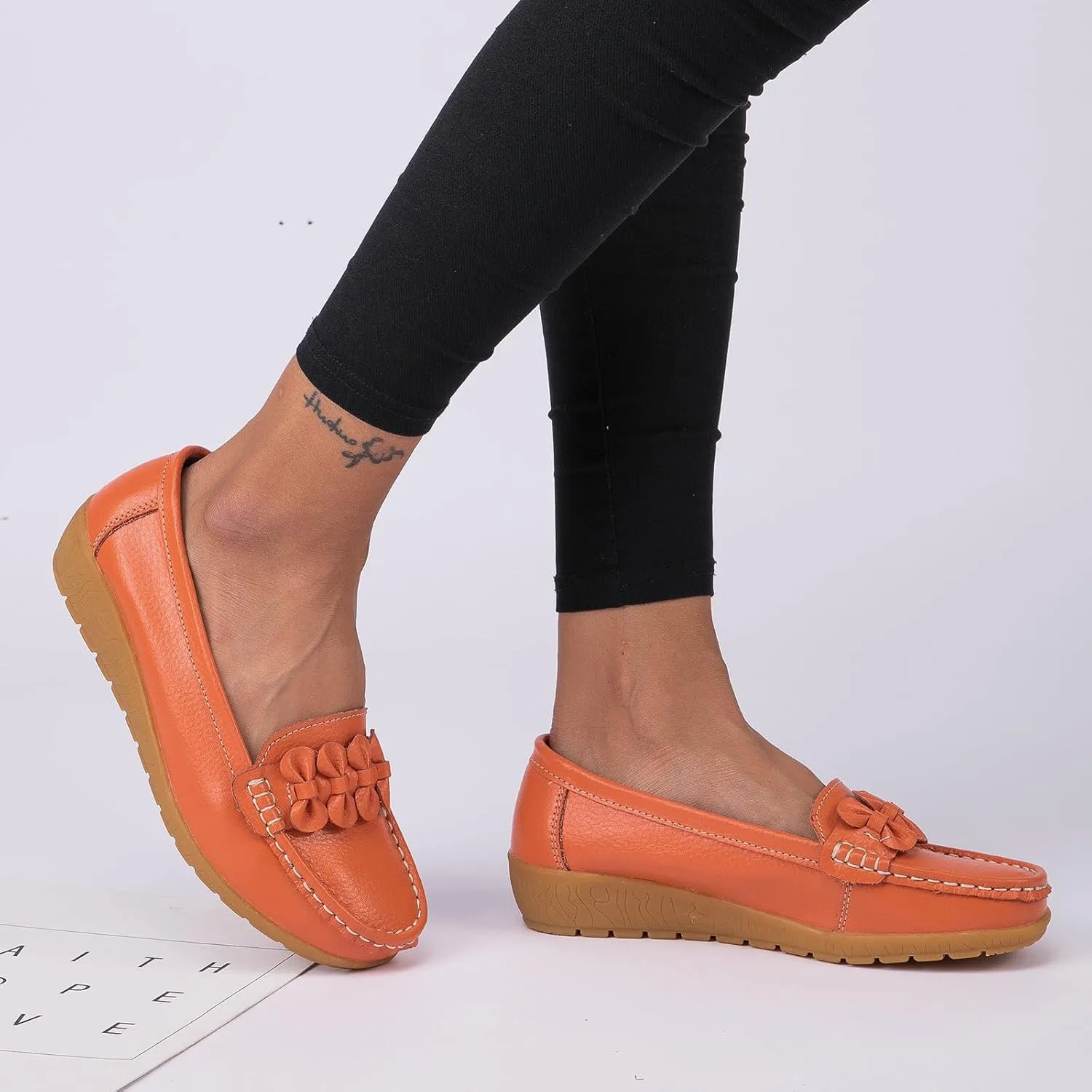 Women's Breathable Slip On Casual Shoes Lightweight Soft Sole Comfortable Walking Sneakers for Everyday Wear
