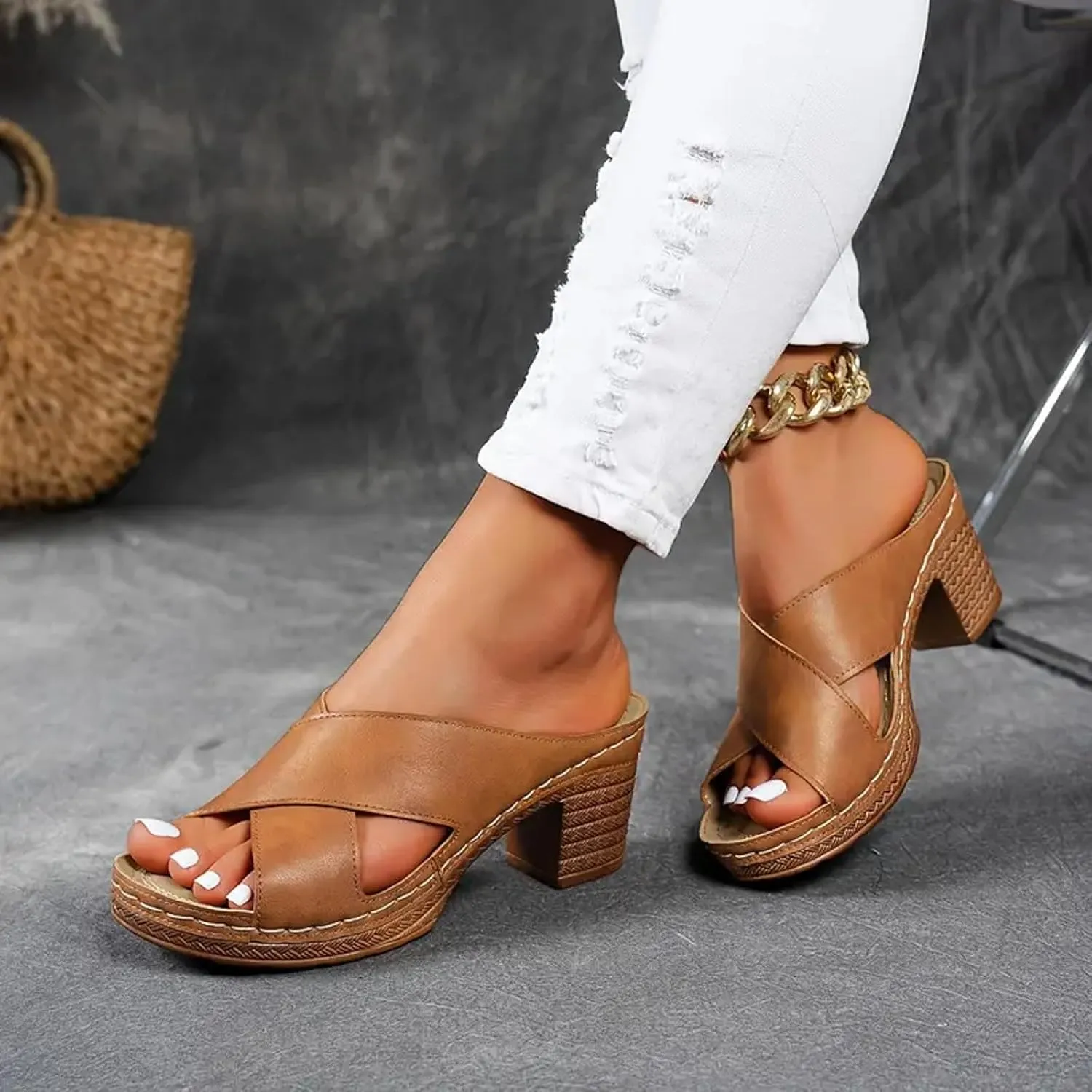 Women's Chunky Low Heel Sandals Thick Heel Strap Women's Outdoor Shoes Fashionable And Casual Fish Mouth Open Beach