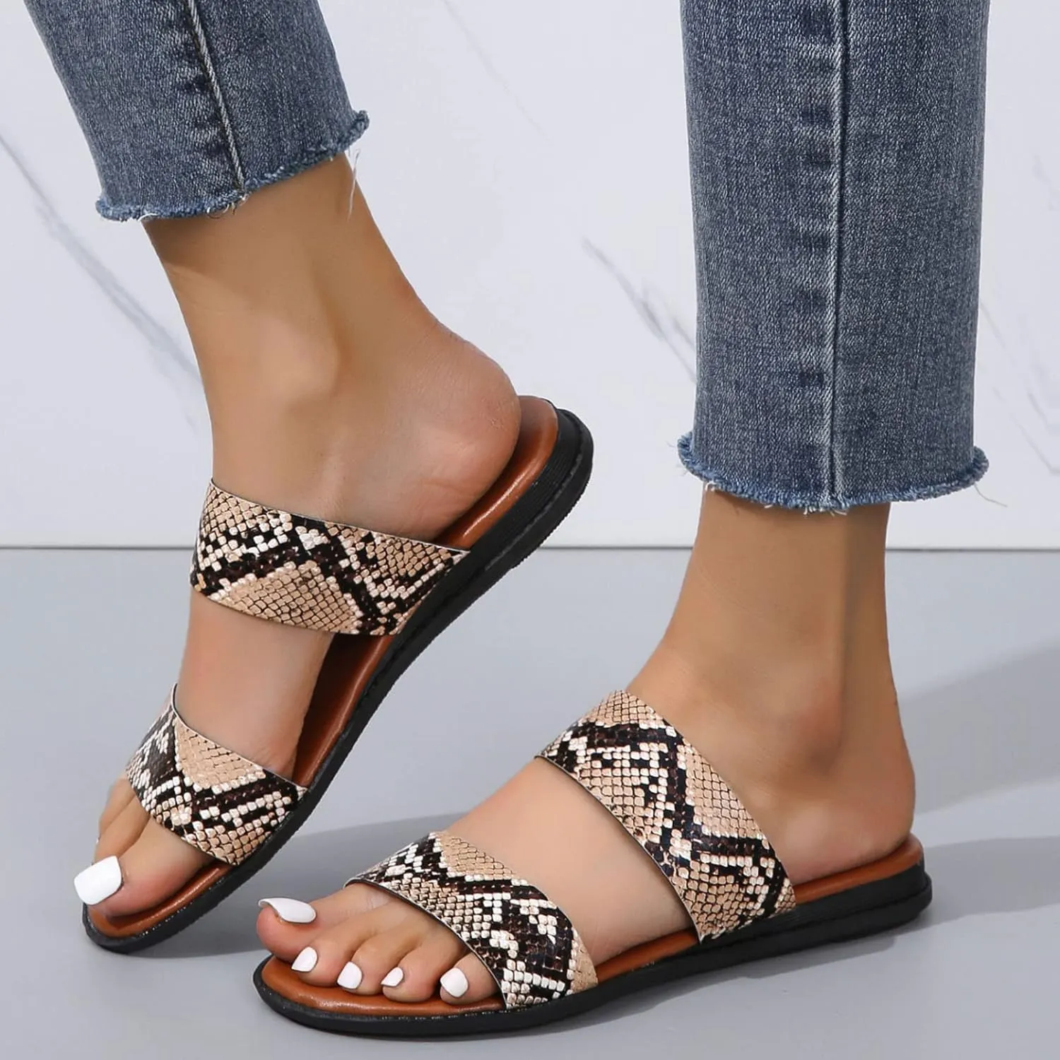 Women's Dressy Flat Sandals Ladies Fashion Summer Snakeskin Print Leather Open Toe Flat Casual Beach Slippers