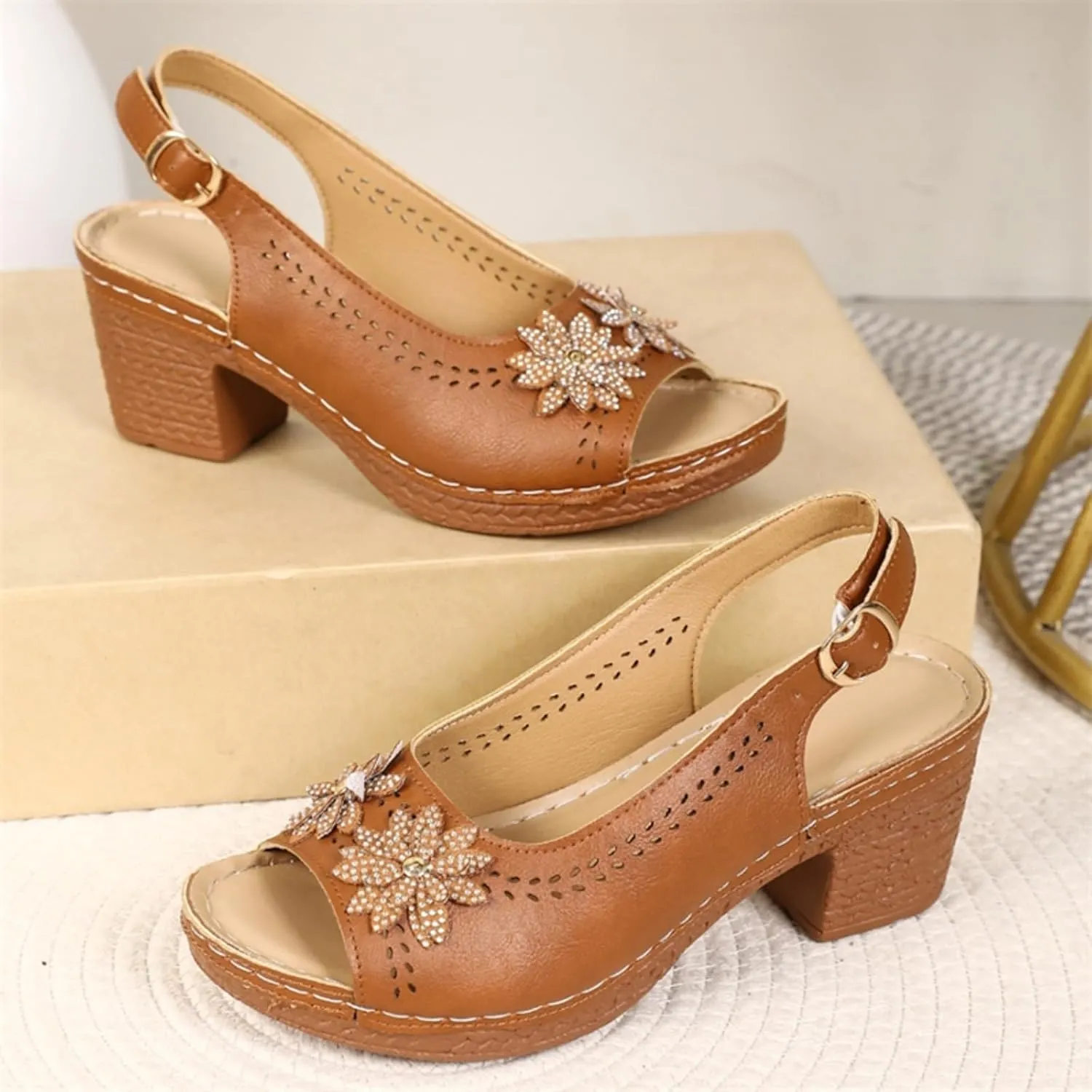 Women's Heeled Sandal Women's Casual Thick Heel Fish Mouth Thick Sole Slippers Fashion Flower Decoration Open