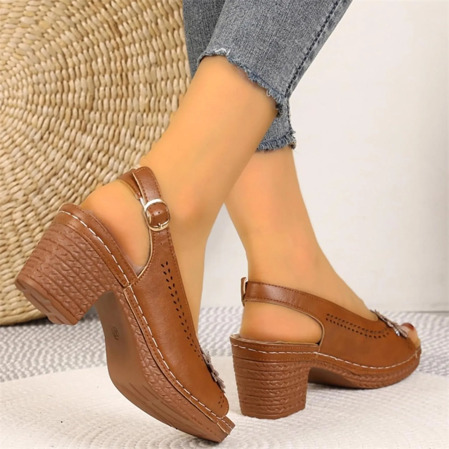 Women's Heeled Sandal Women's Casual Thick Heel Fish Mouth Thick Sole Slippers Fashion Flower Decoration Open