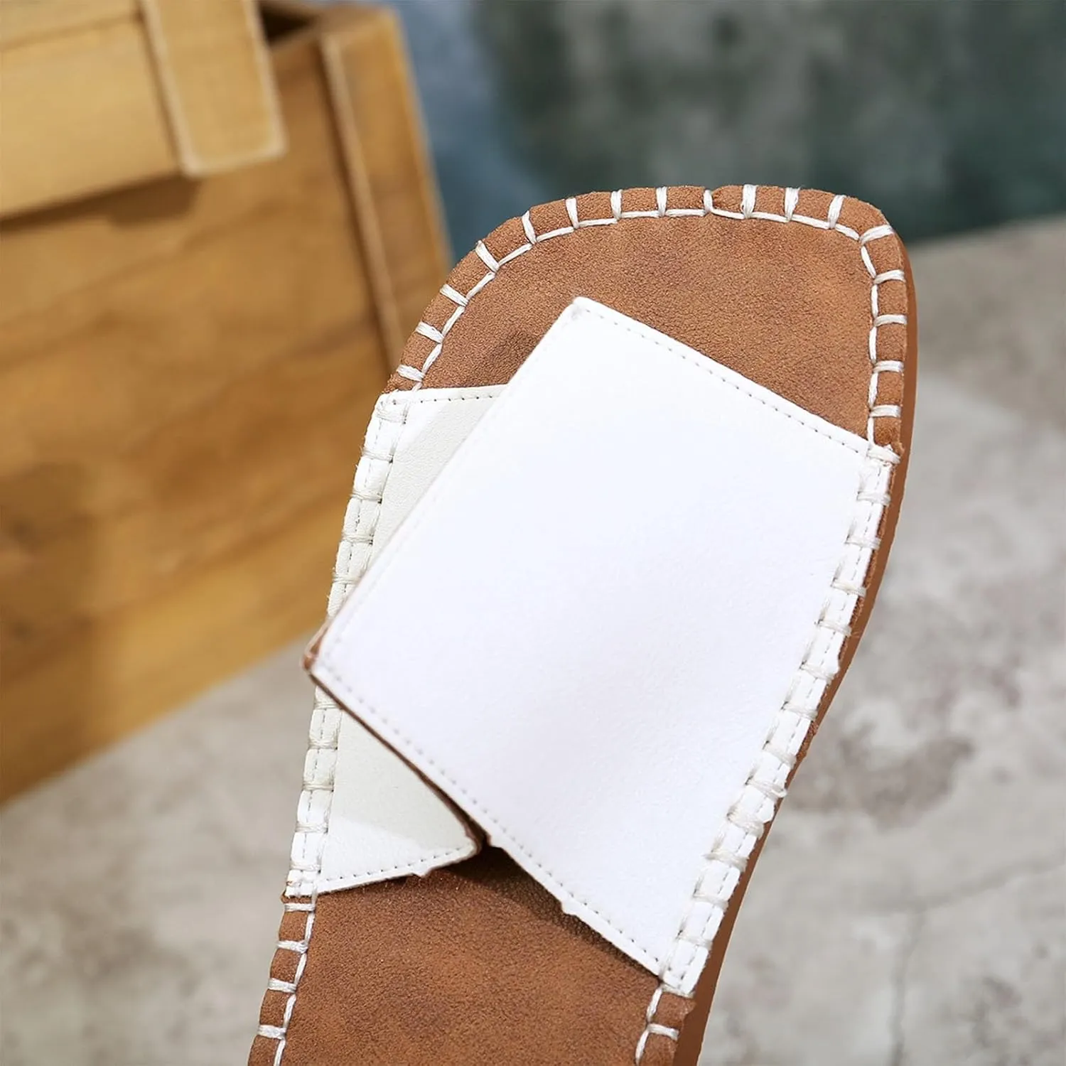Women's Wide Band Flat Sandals 2025 Ladies Slide Sandal Comfort Slip On PU Leather Slippers for Casual Dressy Summer