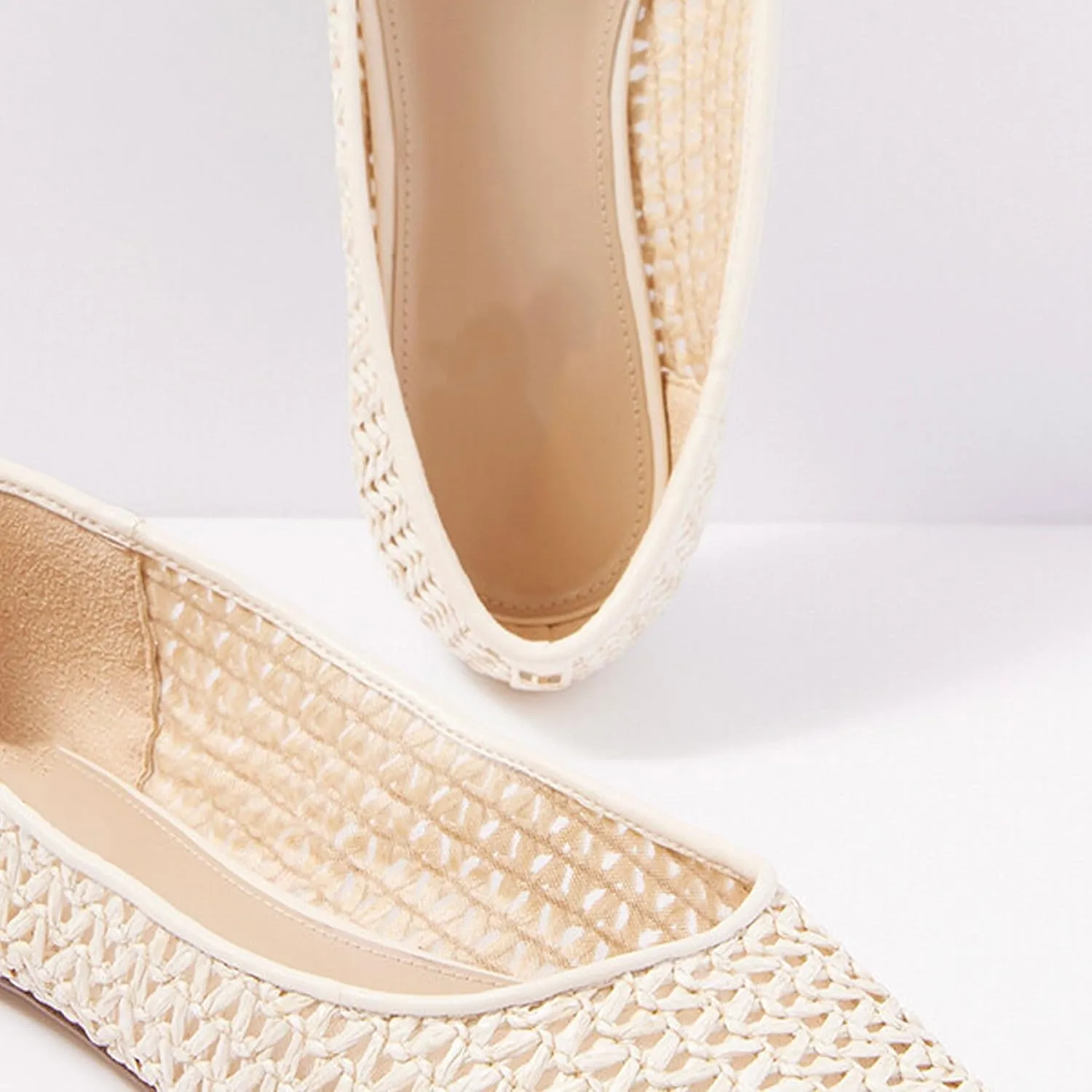 Woven Flats for Women Comfortable and Breathable Ballet Flats with Fashionable Pointed Toe Design for Everyday Elegance